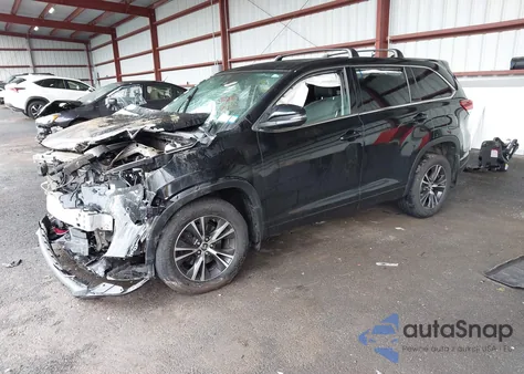 2018 Toyota Highlander Le Plus z USA, uszkodzony, nr VIN 5TDBZRFH2JS855104